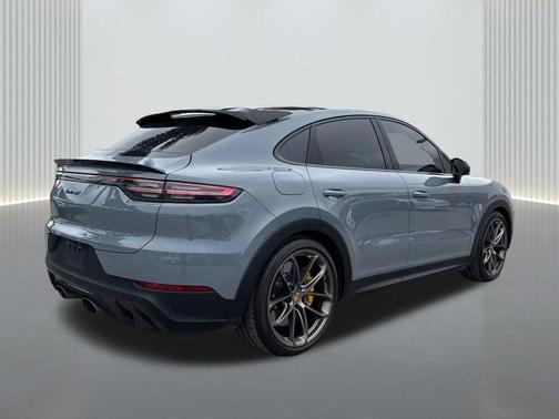 2022 Porsche Cayenne Turbo GT
