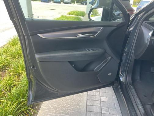 2022 Cadillac XT5 Luxury