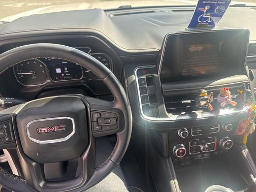 2021 GMC Yukon 4WD AT4