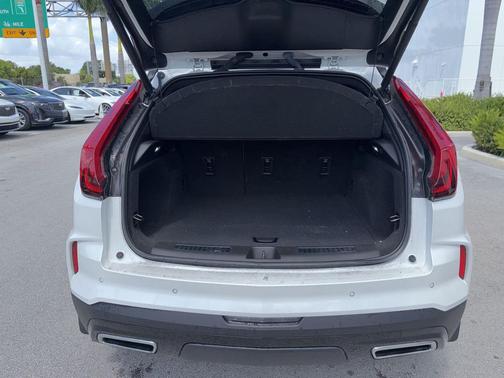 Crystal White Tricoat 2024 Cadillac XT4 Premium Luxury