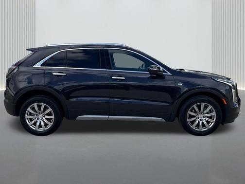 2022 Cadillac XT4 Premium Luxury