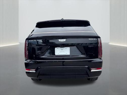 2025 Cadillac Escalade IQ Luxury 1