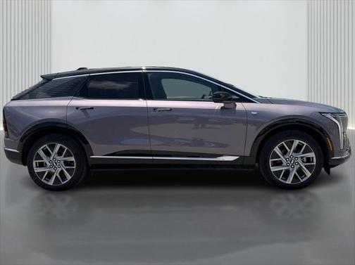 2025 Cadillac OPTIQ Luxury 1 AWD