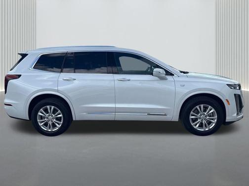2025 Cadillac XT6 Luxury FWD
