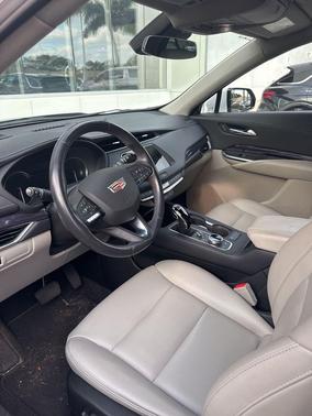 2023 Cadillac XT4 Luxury