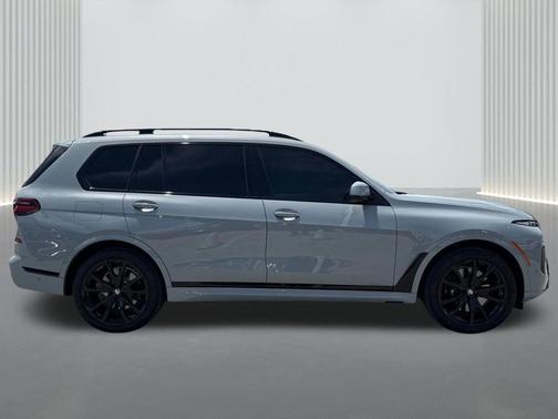 Brooklyn Grey Metallic 2025 BMW X7 xDrive40i