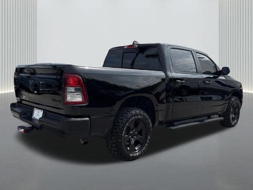 Diamond Black Crystal Pearlcoat 2023 RAM 1500 Tradesman