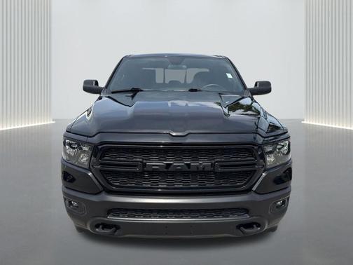 Diamond Black Crystal Pearlcoat 2023 RAM 1500 Tradesman
