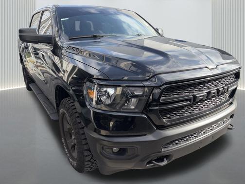 Diamond Black Crystal Pearlcoat 2023 RAM 1500 Tradesman
