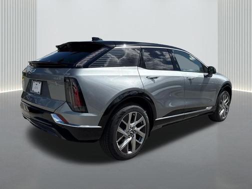 Argent Silver Metallic 2026 Cadillac OPTIQ Luxury