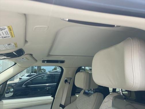 2023 Land Rover Range Rover SV