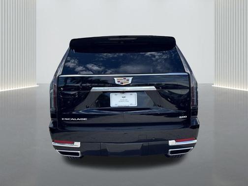 2025 Cadillac Escalade Luxury