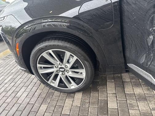 Black Metallic 2026 Cadillac VISTIQ Luxury