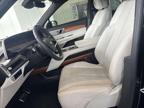 Stellar Black Metallic 2026 Cadillac VISTIQ Luxury