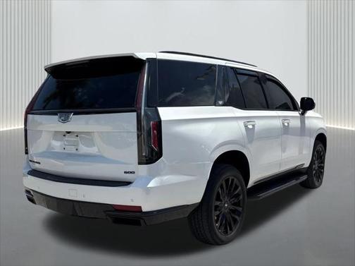 2022 Cadillac Escalade Luxury