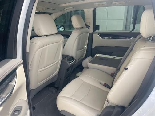 2022 Cadillac XT6 Premium Luxury FWD