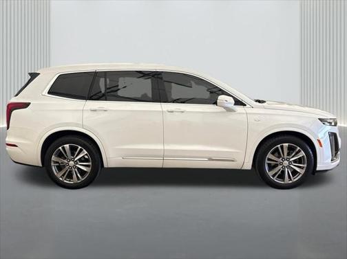 2022 Cadillac XT6 Premium Luxury FWD
