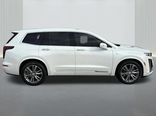 2022 Cadillac XT6 Premium Luxury FWD