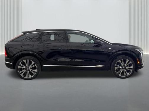 2025 Cadillac OPTIQ Luxury