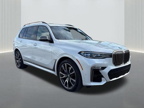 2022 BMW X7 M50i