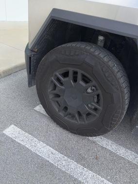 2025 Tesla Cybertruck All-Wheel Drive