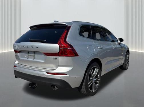 2019 Volvo XC60 T5 Momentum
