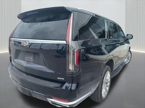 2022 Cadillac Escalade ESV Luxury