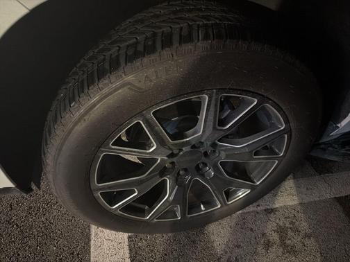 2025 Cadillac Escalade ESV Luxury