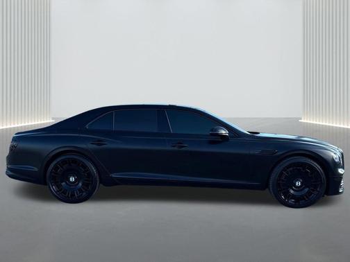 2023 Bentley Flying Spur V8