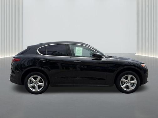 Vulcano Black Metallic 2020 Alfa Romeo Stelvio Base