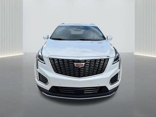Crystal White Tricoat 2026 Cadillac XT5 Premium Luxury