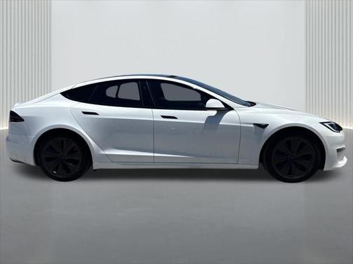 2022 Tesla Model S Base