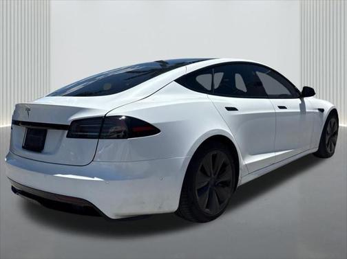 2022 Tesla Model S Base