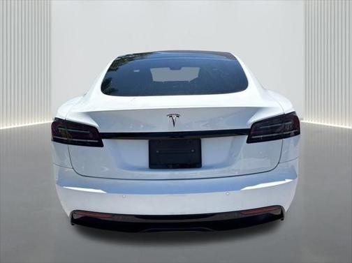 2022 Tesla Model S Base