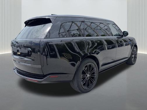 2025 Land Rover Range Rover P530 SE 7 Seat