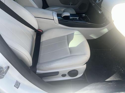 2022 Mercedes-Benz CLA 250 4MATIC
