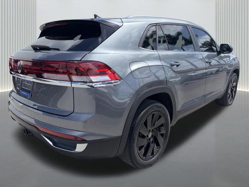 Platinum Gray Metallic 2024 Volkswagen Atlas Cross Sport 2.0T SE w/Technology