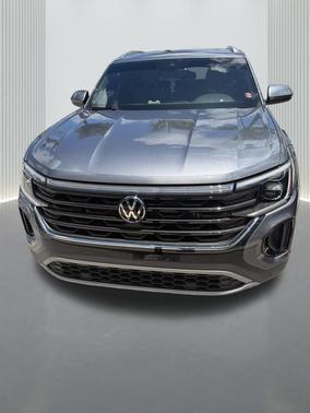 Platinum Gray Metallic 2024 Volkswagen Atlas Cross Sport 2.0T SE w/Technology