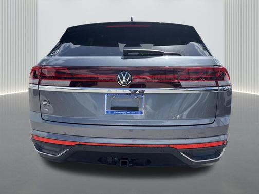 Platinum Gray Metallic 2024 Volkswagen Atlas Cross Sport 2.0T SE w/Technology
