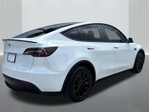 2022 Tesla Model Y Long Range Dual Motor All-Wheel Drive