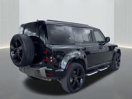 2022 Land Rover Defender 110 X-Dynamic HSE