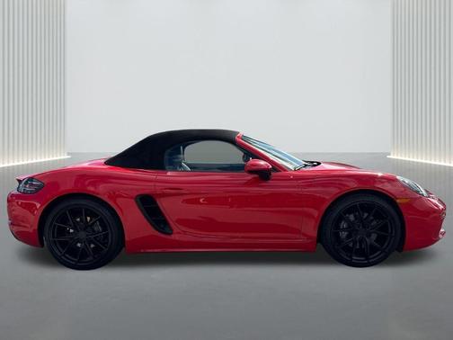 2021 Porsche 718 Boxster T