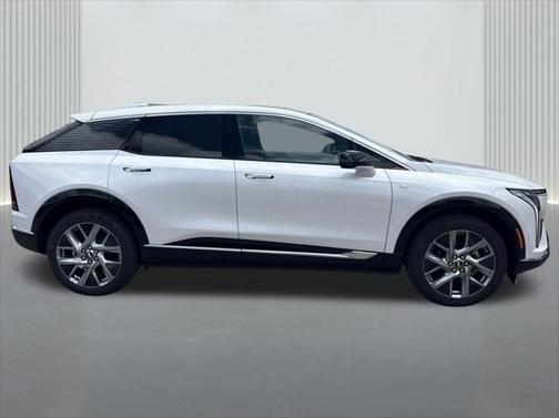 2025 Cadillac OPTIQ Luxury