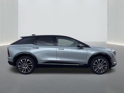 Argent Silver Metallic 2026 Cadillac OPTIQ Sport