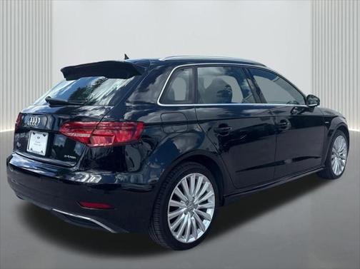 2017 Audi A3 e-tron 1.4T Tech Premium Plus