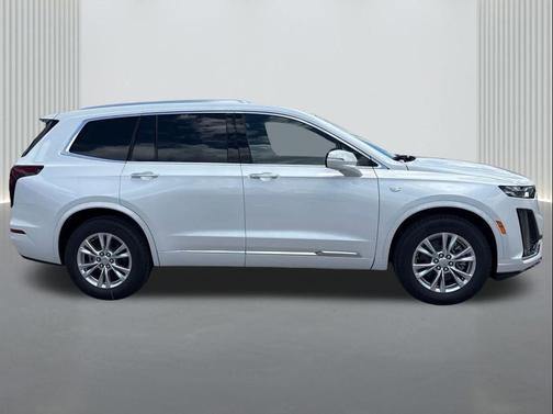 2025 Cadillac XT6 Luxury FWD