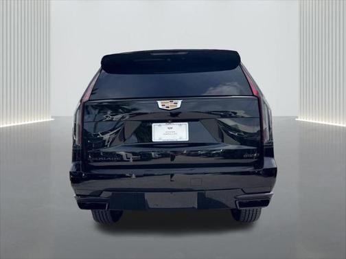 2022 Cadillac Escalade Luxury