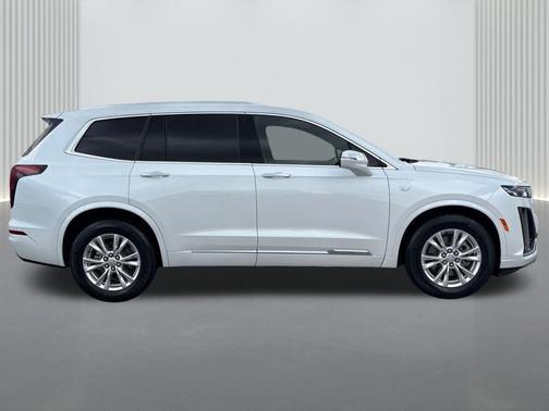 2023 Cadillac XT6 Luxury FWD