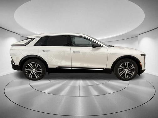 2025 Cadillac LYRIQ Luxury