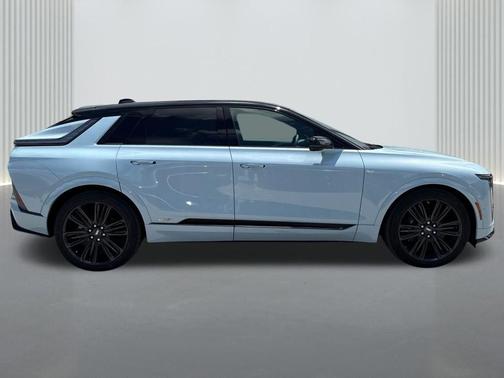2026 Cadillac LYRIQ V Premium